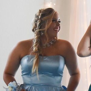 Meet your Posher, Reagan